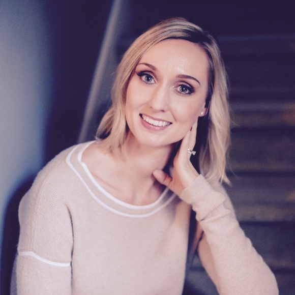 Meet your Posher, Jennifer - Picture 1 of 1